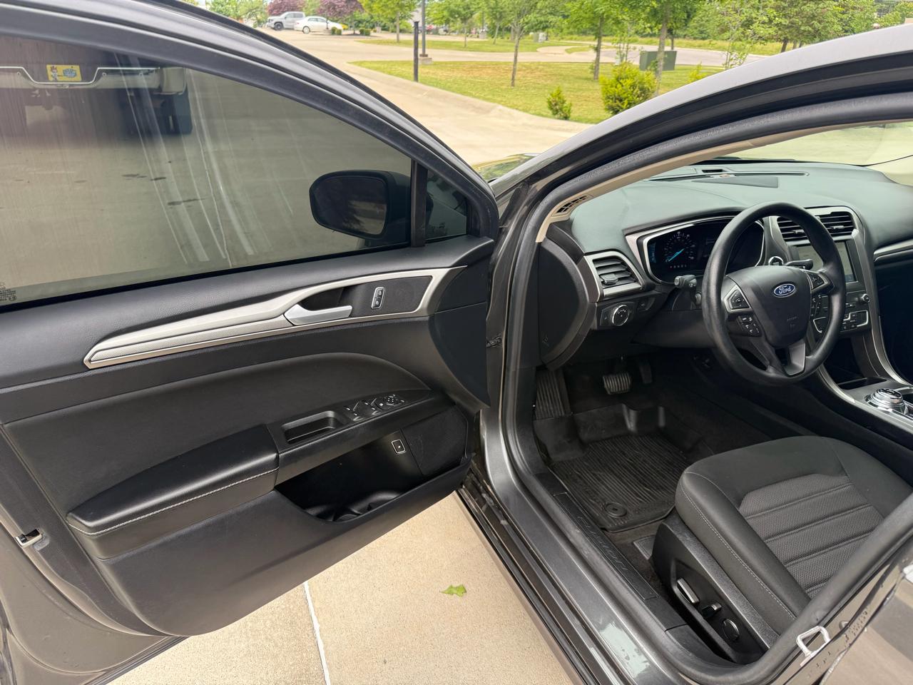 Ford Fusion Hybrid SE FWD 2020