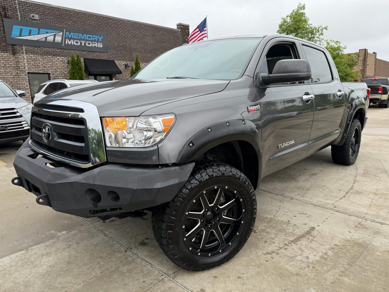 Toyota Tundra 4WD Truck  2013