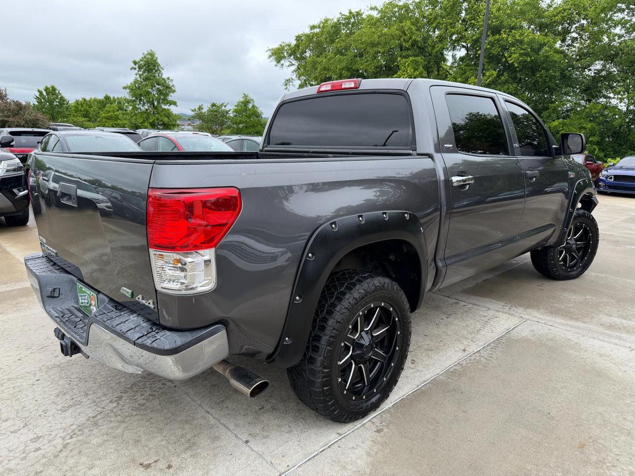Toyota Tundra 4WD Truck  2013