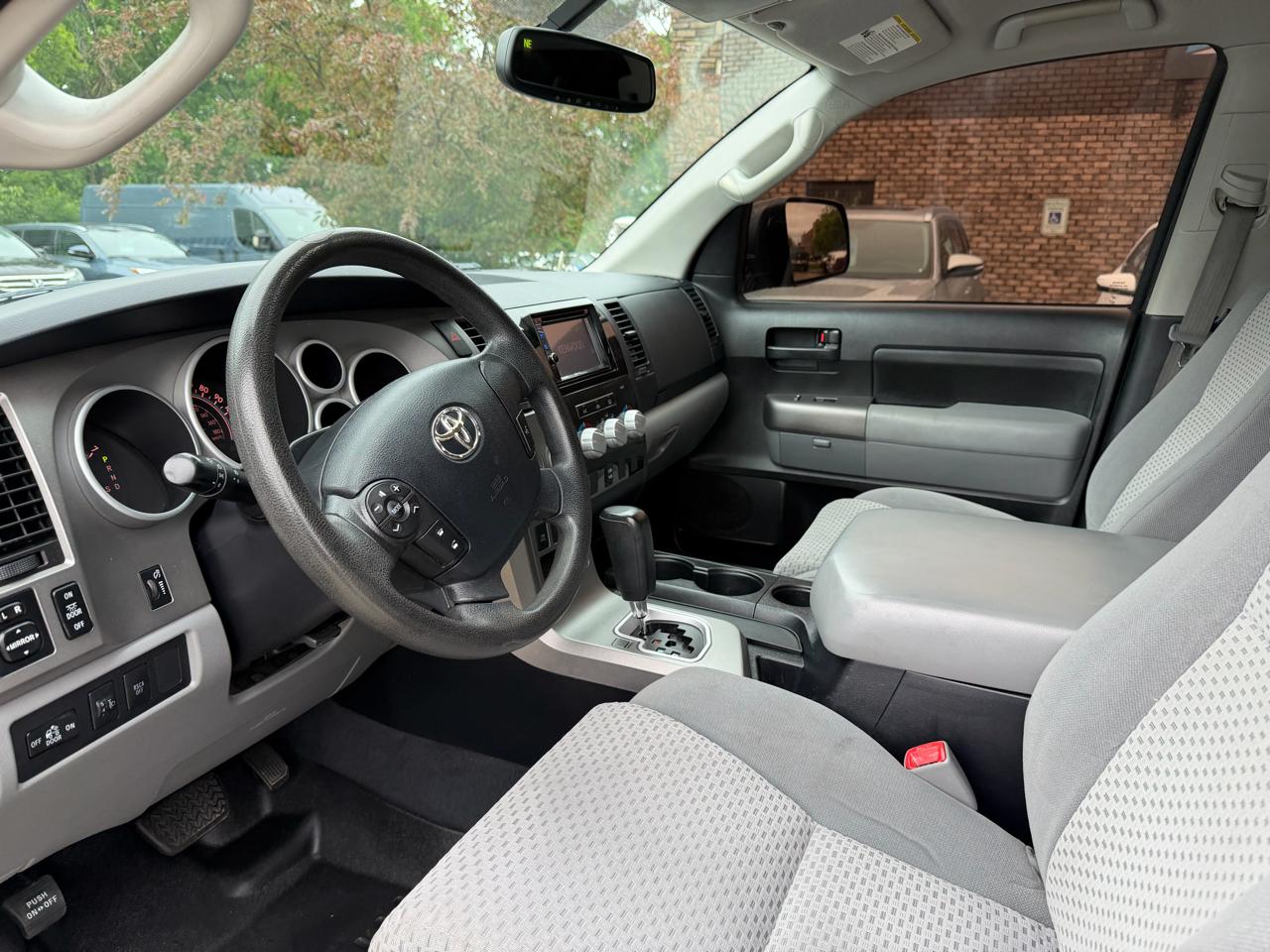 Toyota Tundra 4WD Truck  2013