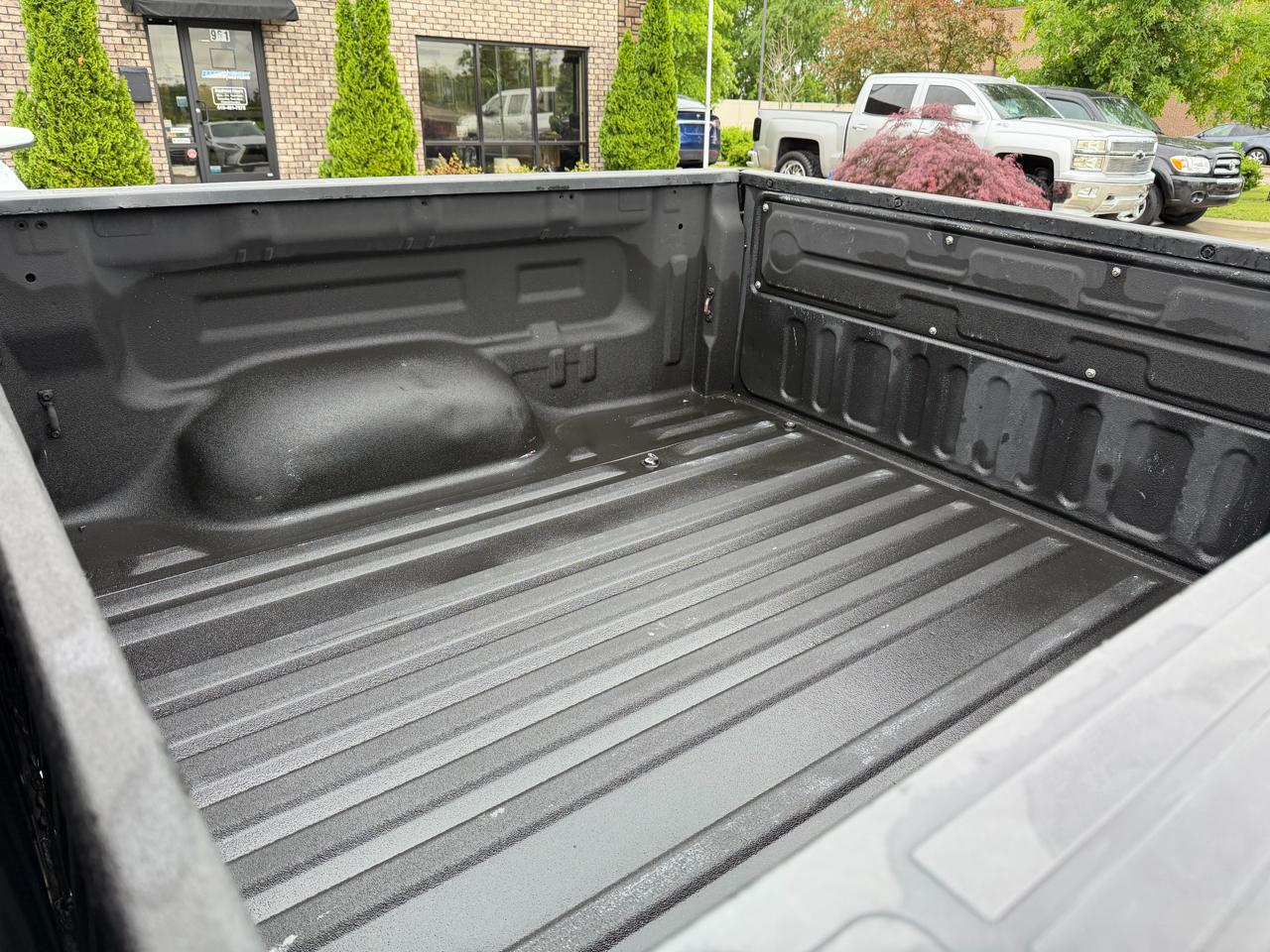Toyota Tundra 4WD Truck  2013