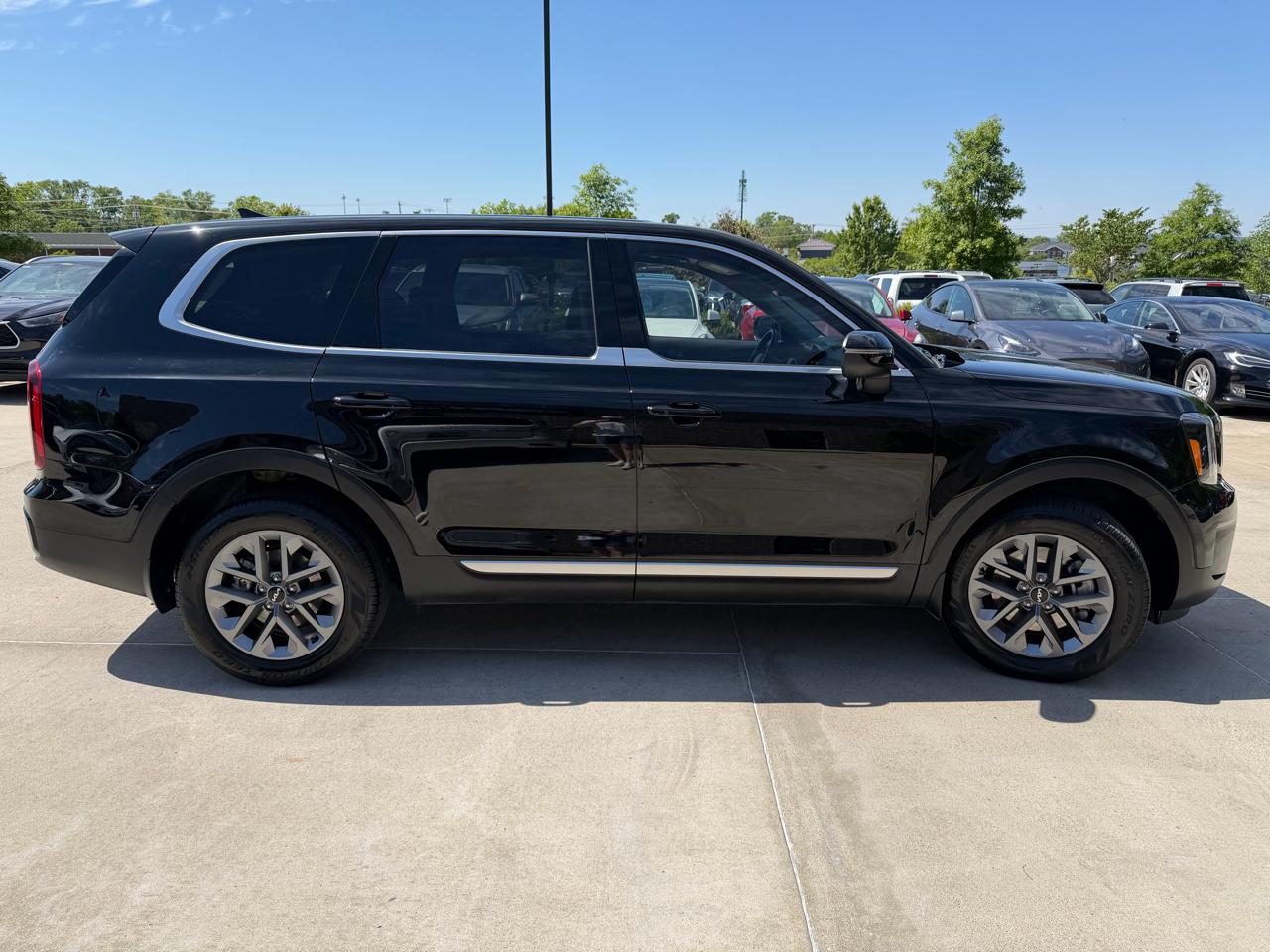 Kia Telluride LX FWD 2025