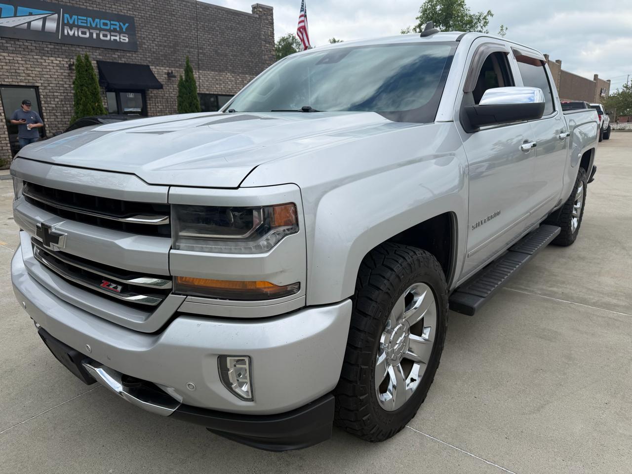 Chevrolet Silverado 1500 4WD Crew Cab 143.5" LTZ w/2LZ 2017