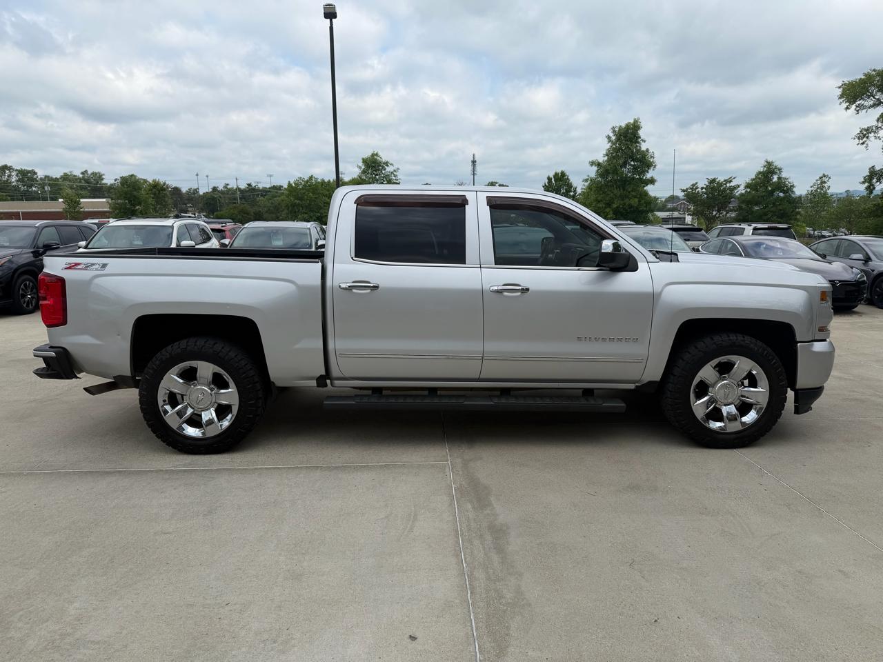 Chevrolet Silverado 1500 4WD Crew Cab 143.5" LTZ w/2LZ 2017