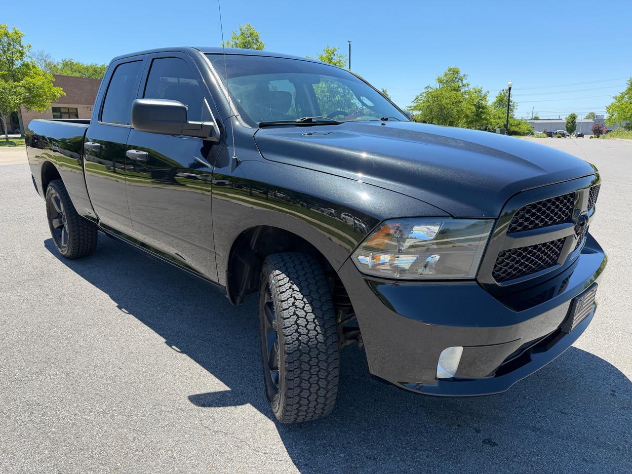 RAM 1500 Express 4x4 Quad Cab 6'4" Box 2018