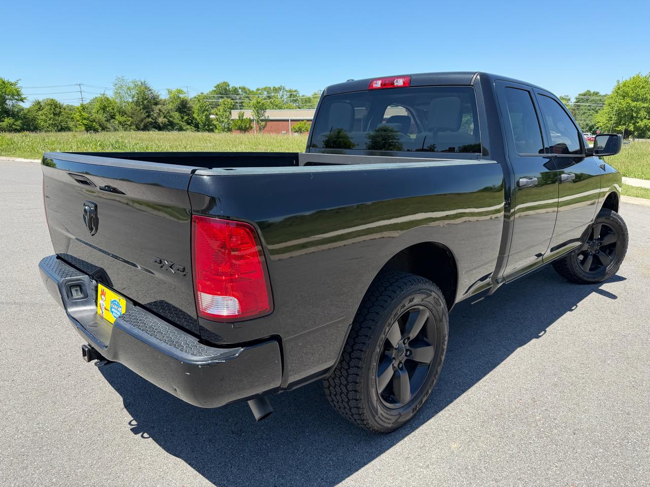 RAM 1500 Express 4x4 Quad Cab 6'4" Box 2018