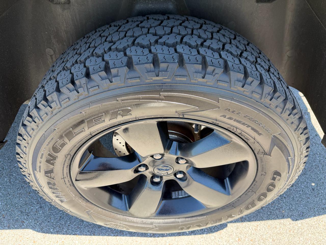 RAM 1500 Express 4x4 Quad Cab 6'4" Box 2018