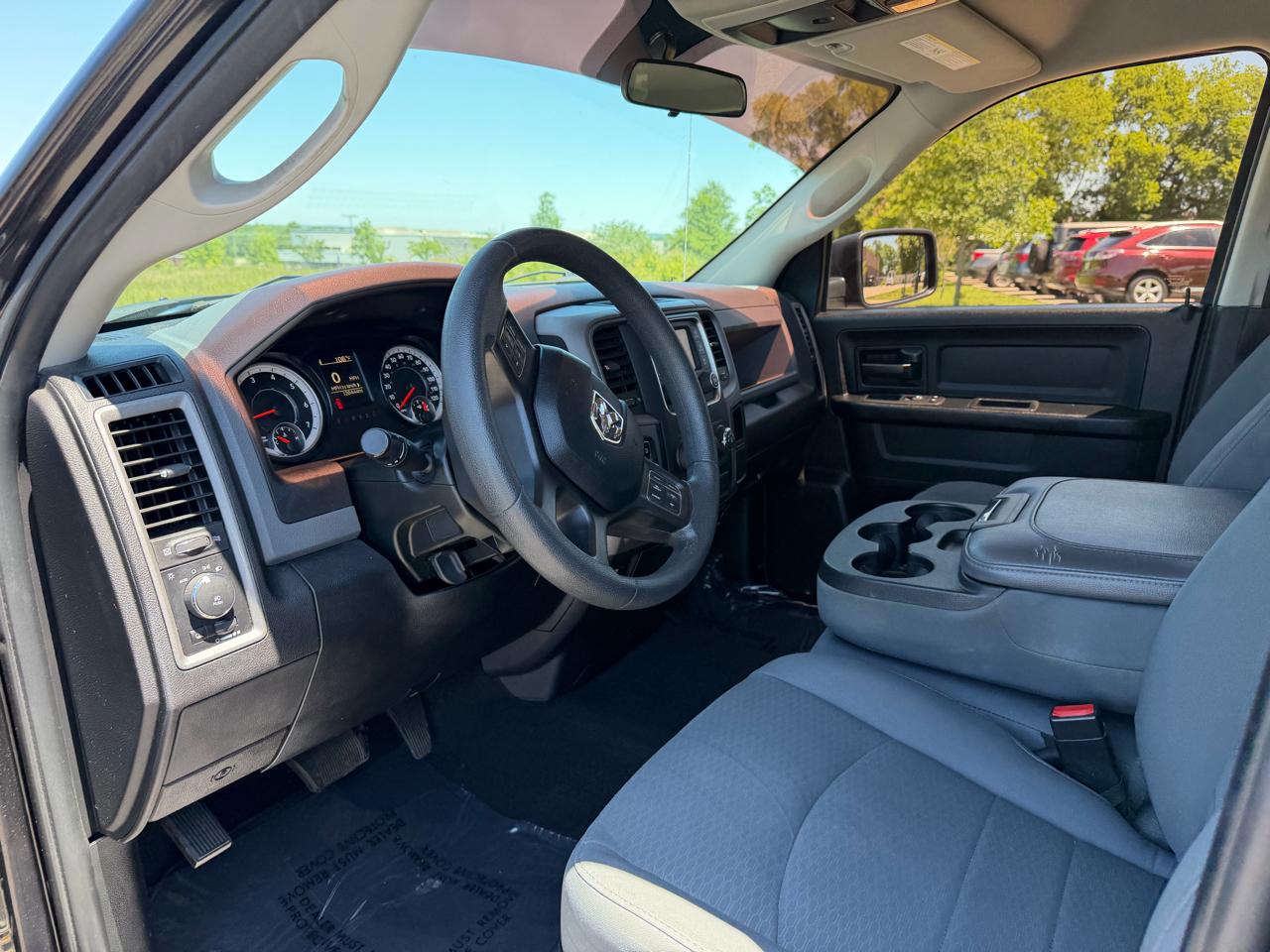 RAM 1500 Express 4x4 Quad Cab 6'4" Box 2018