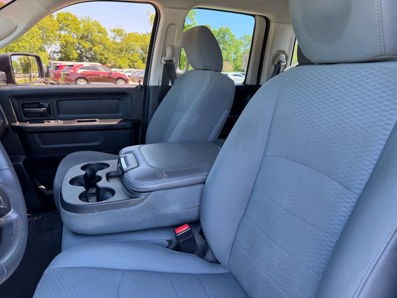 RAM 1500 Express 4x4 Quad Cab 6'4" Box 2018