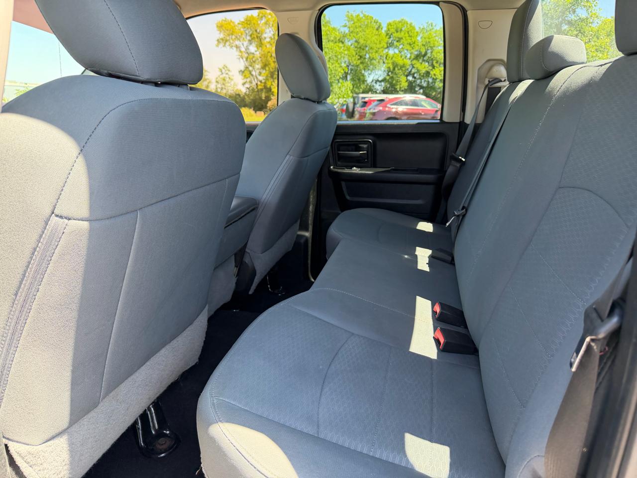 RAM 1500 Express 4x4 Quad Cab 6'4" Box 2018