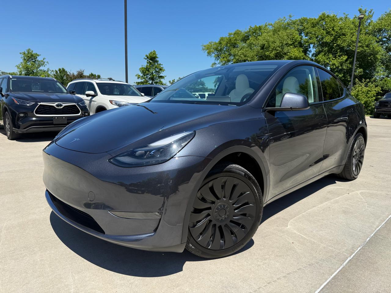 Tesla Model Y Long Range AWD 2024
