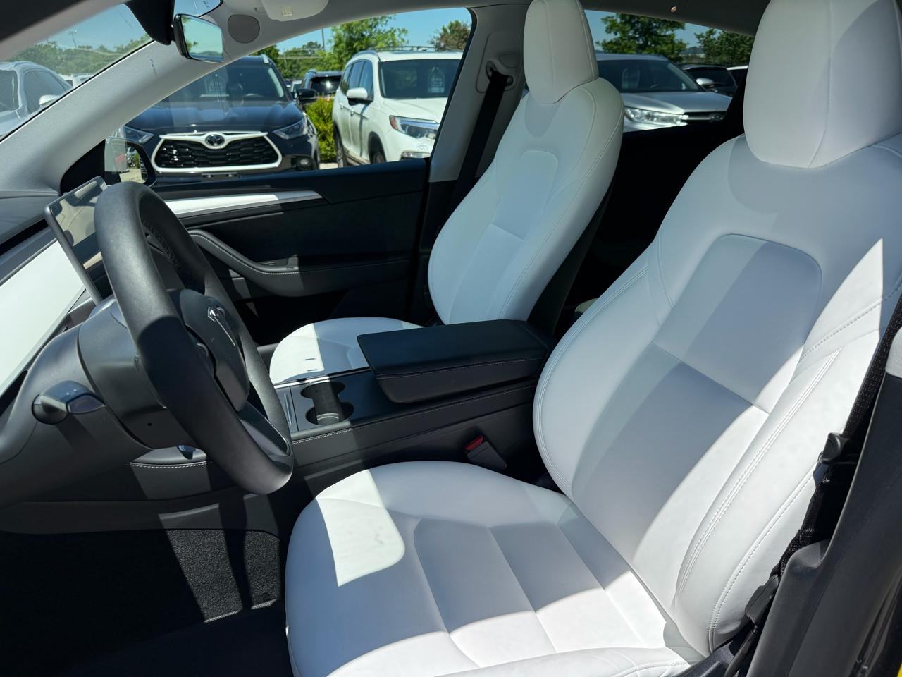 Tesla Model Y Long Range AWD 2024