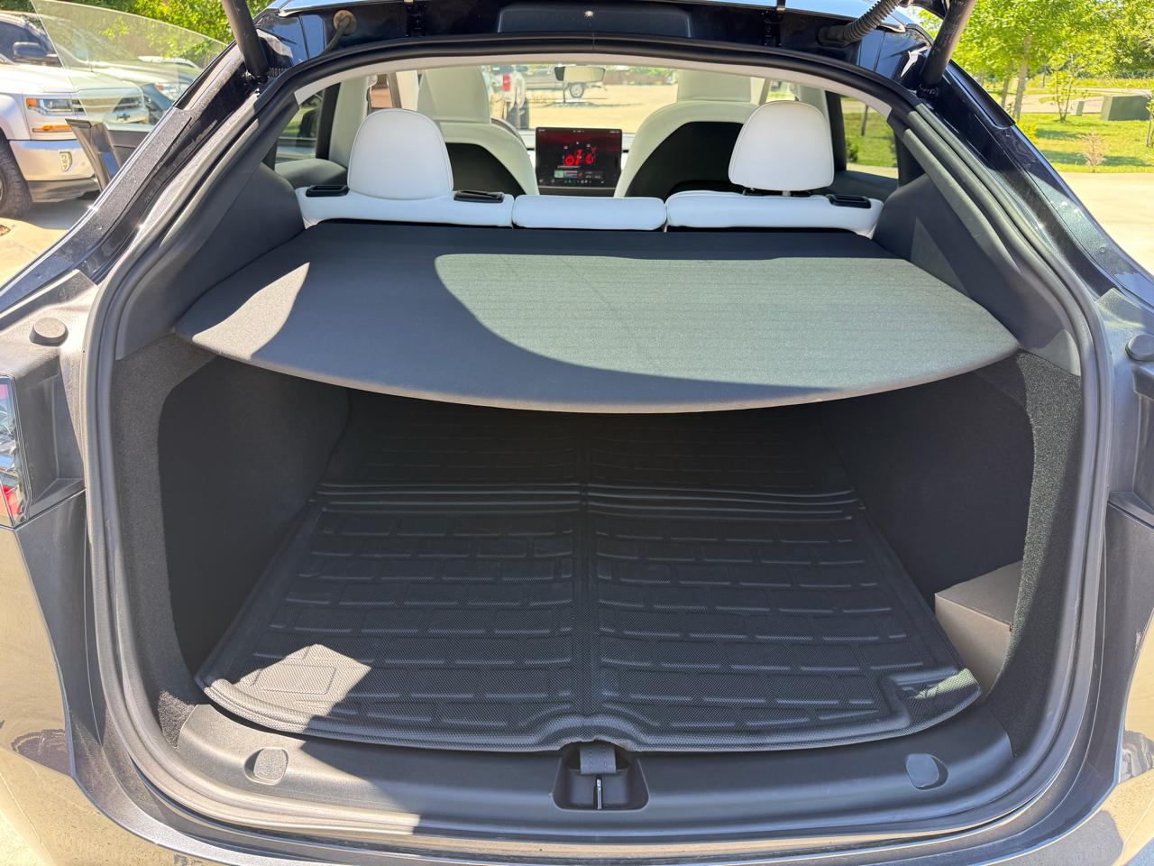 Tesla Model Y Long Range AWD 2024