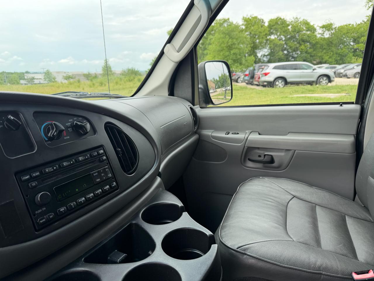 Ford Econoline Cargo Van E-250 Ext Recreational 2008