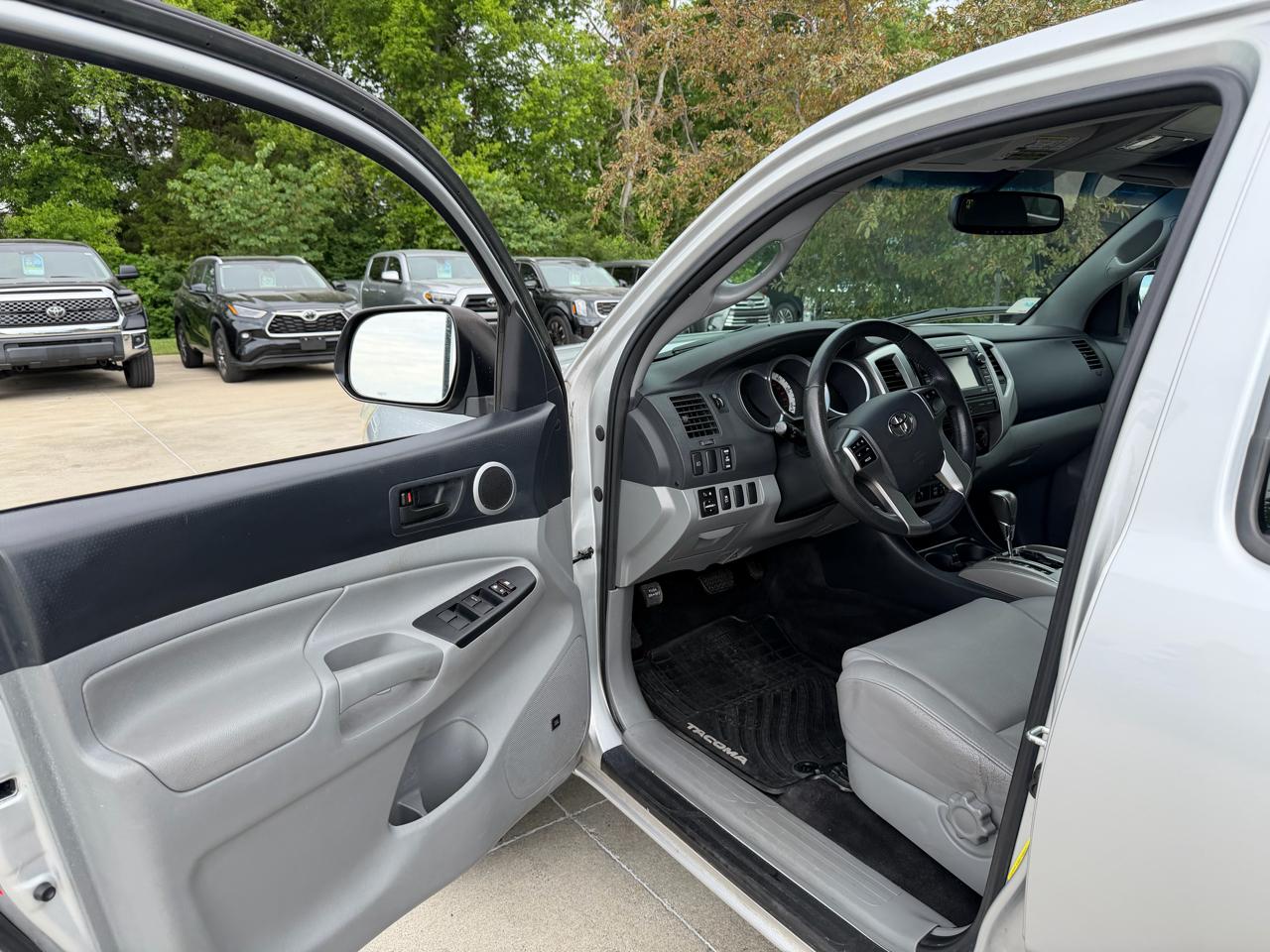 Toyota Tacoma  2013