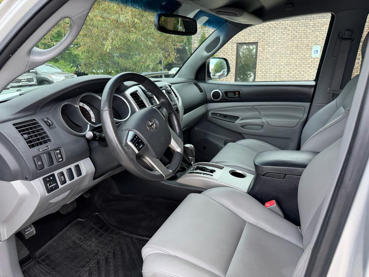 Toyota Tacoma  2013