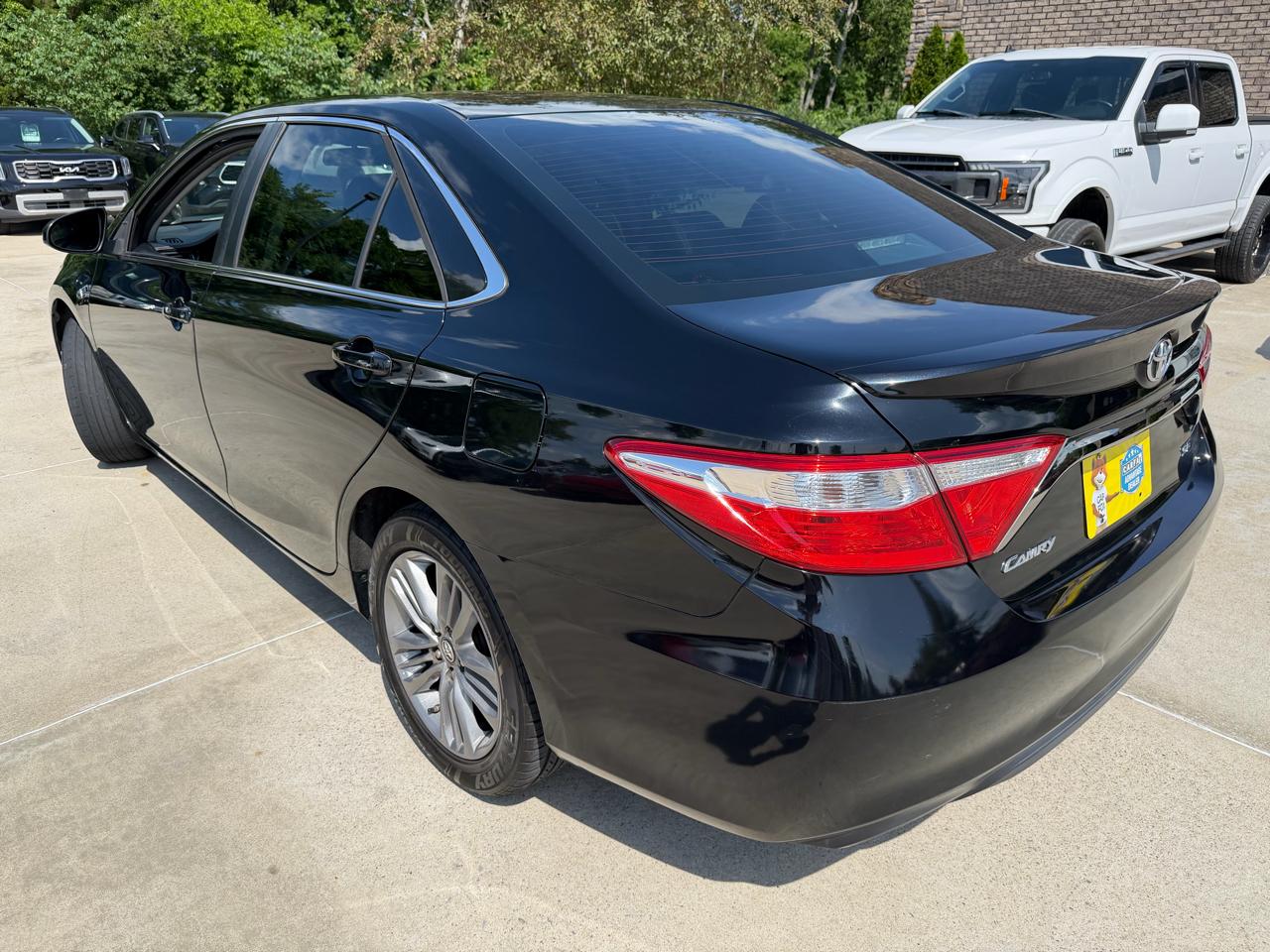 Toyota Camry 4dr Sdn I4 Auto SE w/Special Edition Pkg (Natl) 2016