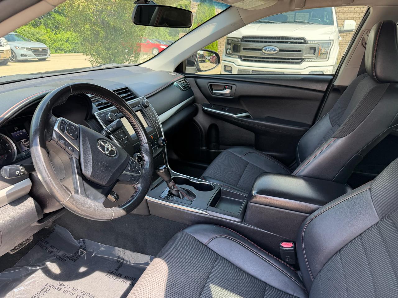 Toyota Camry 4dr Sdn I4 Auto SE w/Special Edition Pkg (Natl) 2016