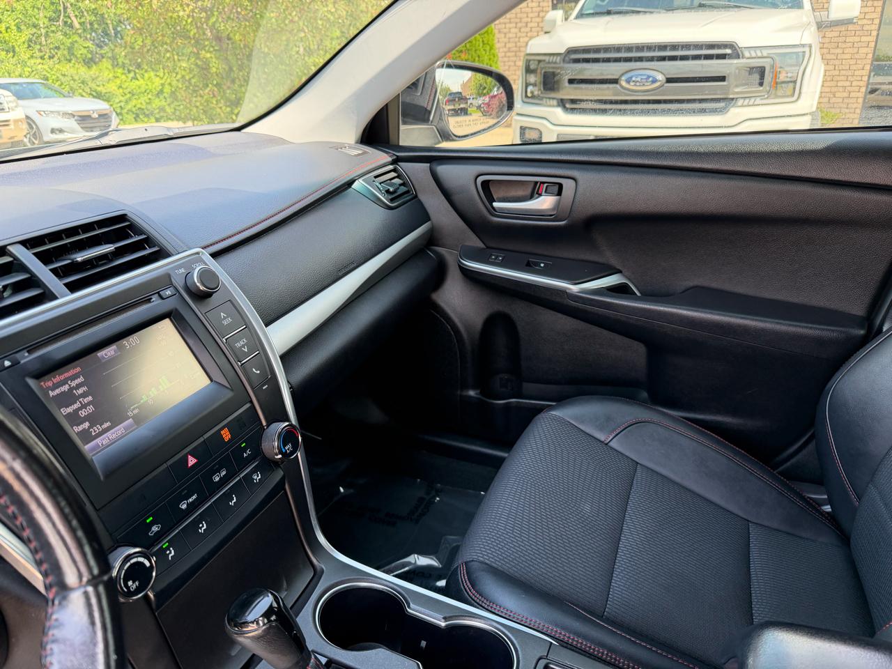 Toyota Camry 4dr Sdn I4 Auto SE w/Special Edition Pkg (Natl) 2016