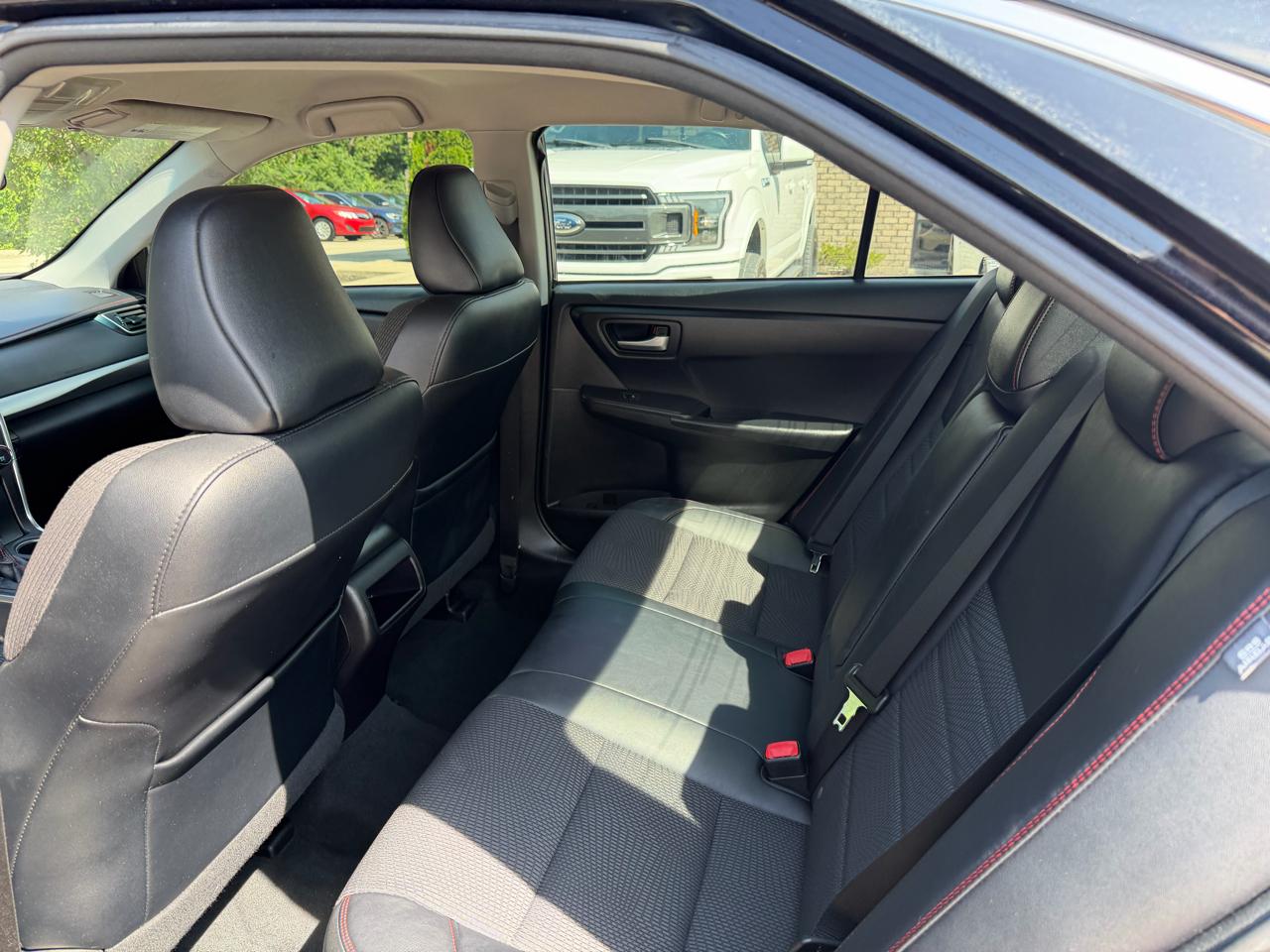 Toyota Camry 4dr Sdn I4 Auto SE w/Special Edition Pkg (Natl) 2016