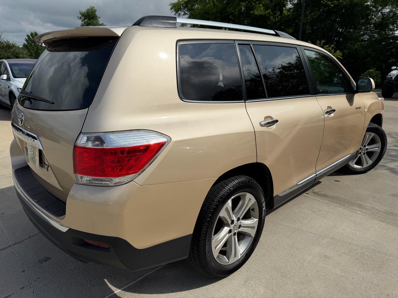Toyota Highlander  2011