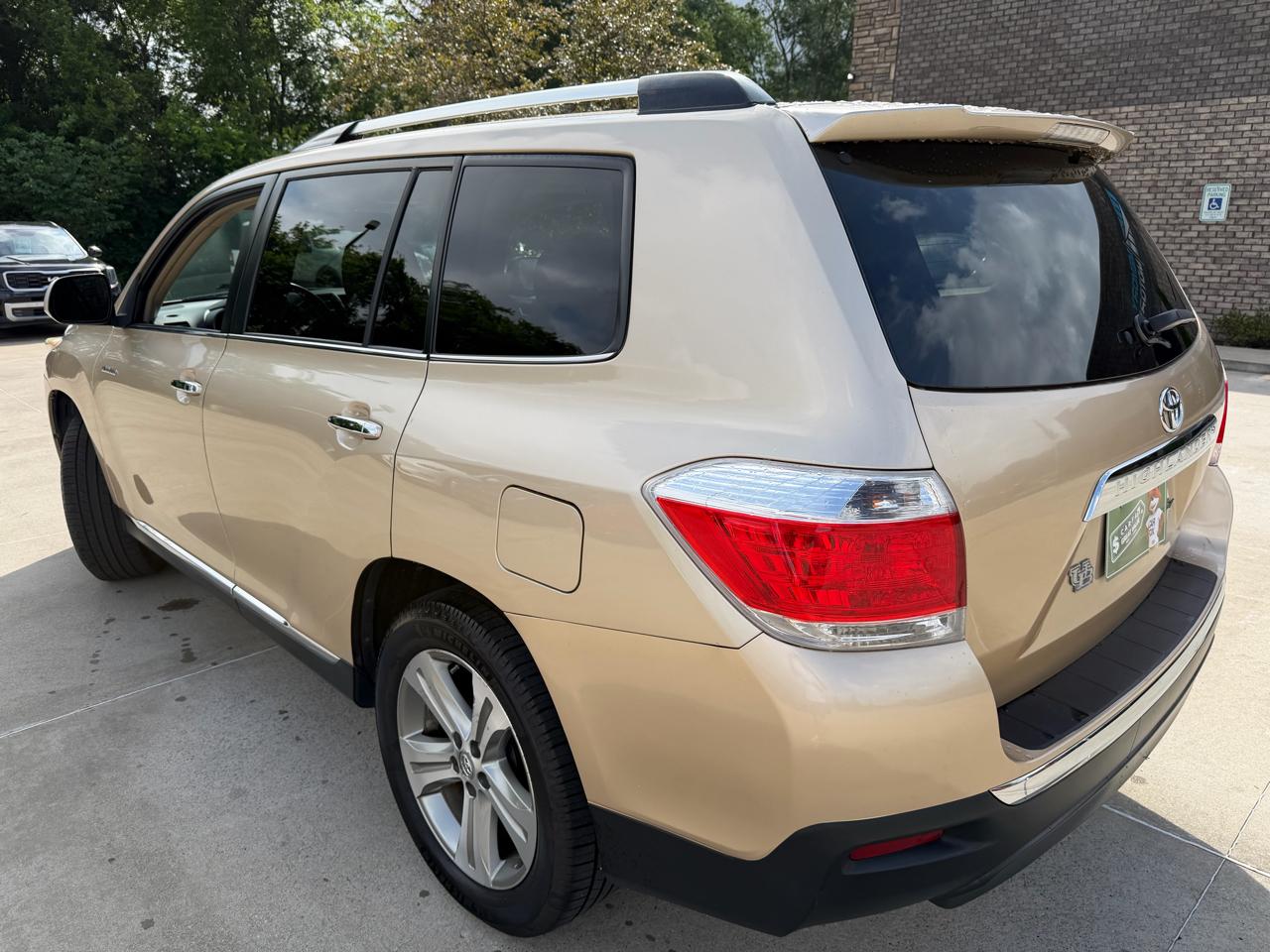 Toyota Highlander  2011