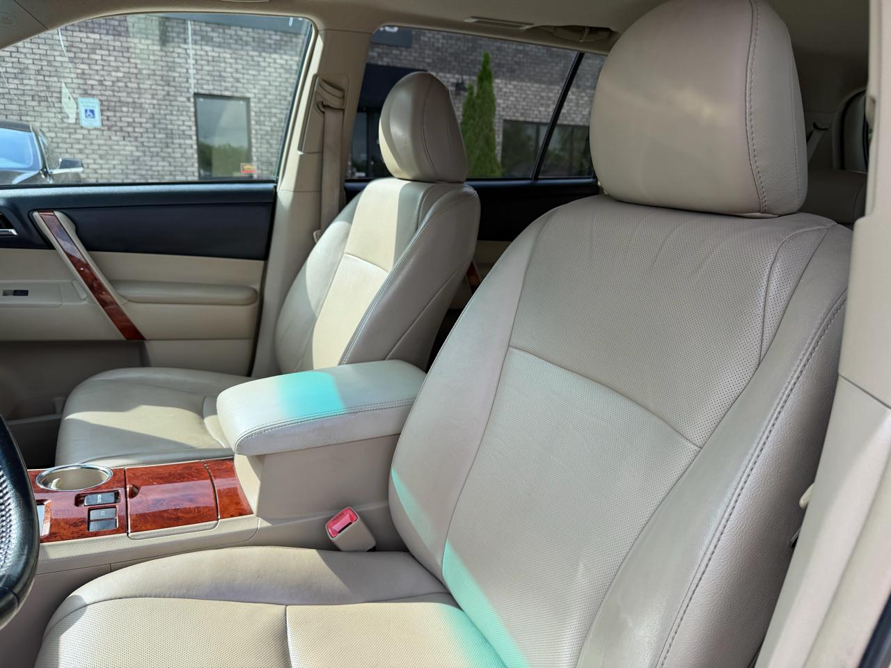 Toyota Highlander  2011