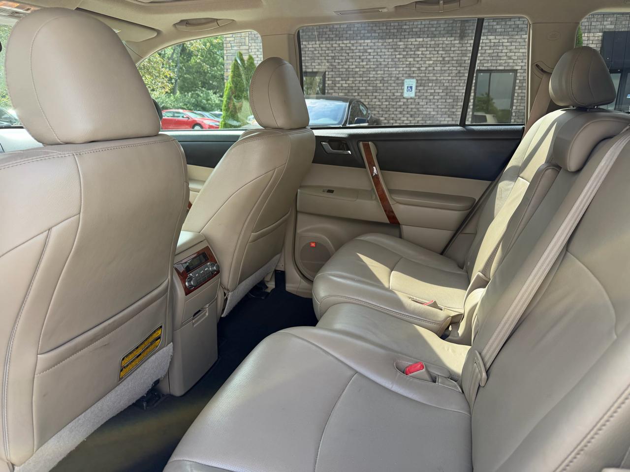 Toyota Highlander  2011