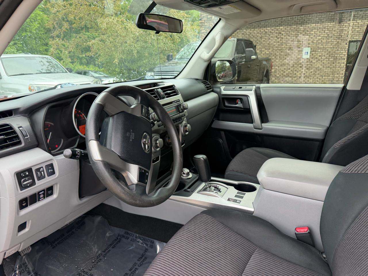 Toyota 4Runner 4WD 4dr V6 Limited (Natl) 2013