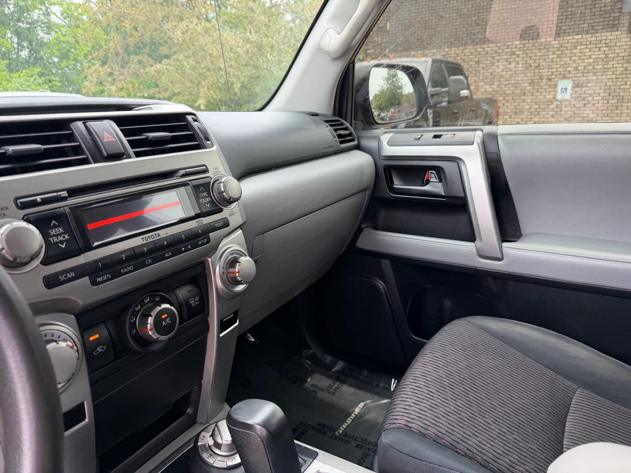 Toyota 4Runner 4WD 4dr V6 Limited (Natl) 2013