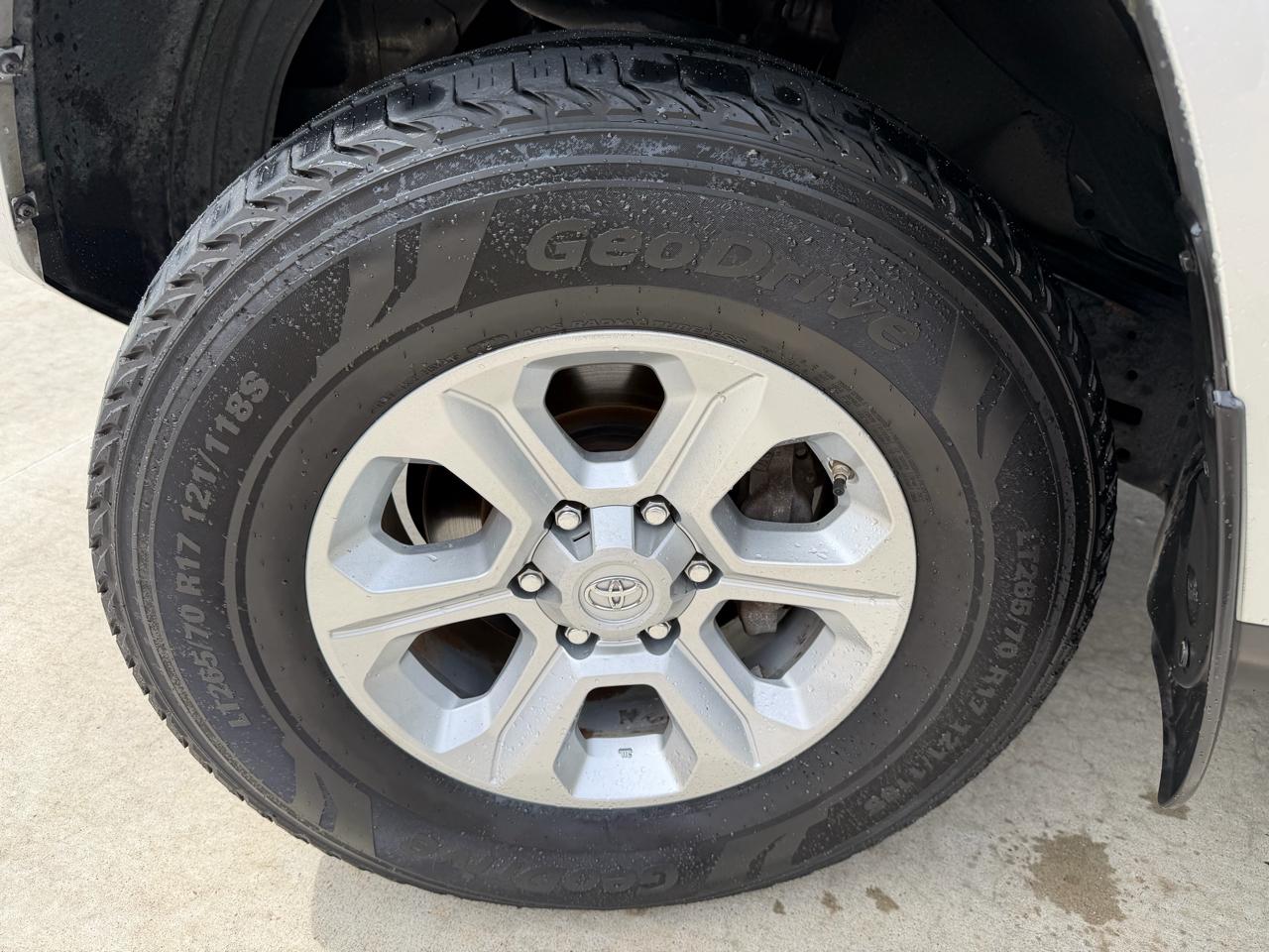 Toyota 4Runner SR5 4WD 2019