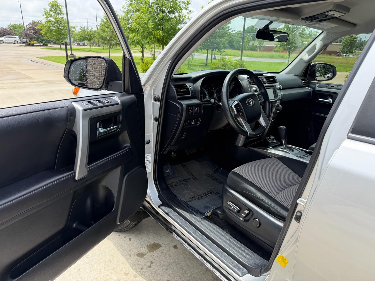 Toyota 4Runner SR5 4WD 2019