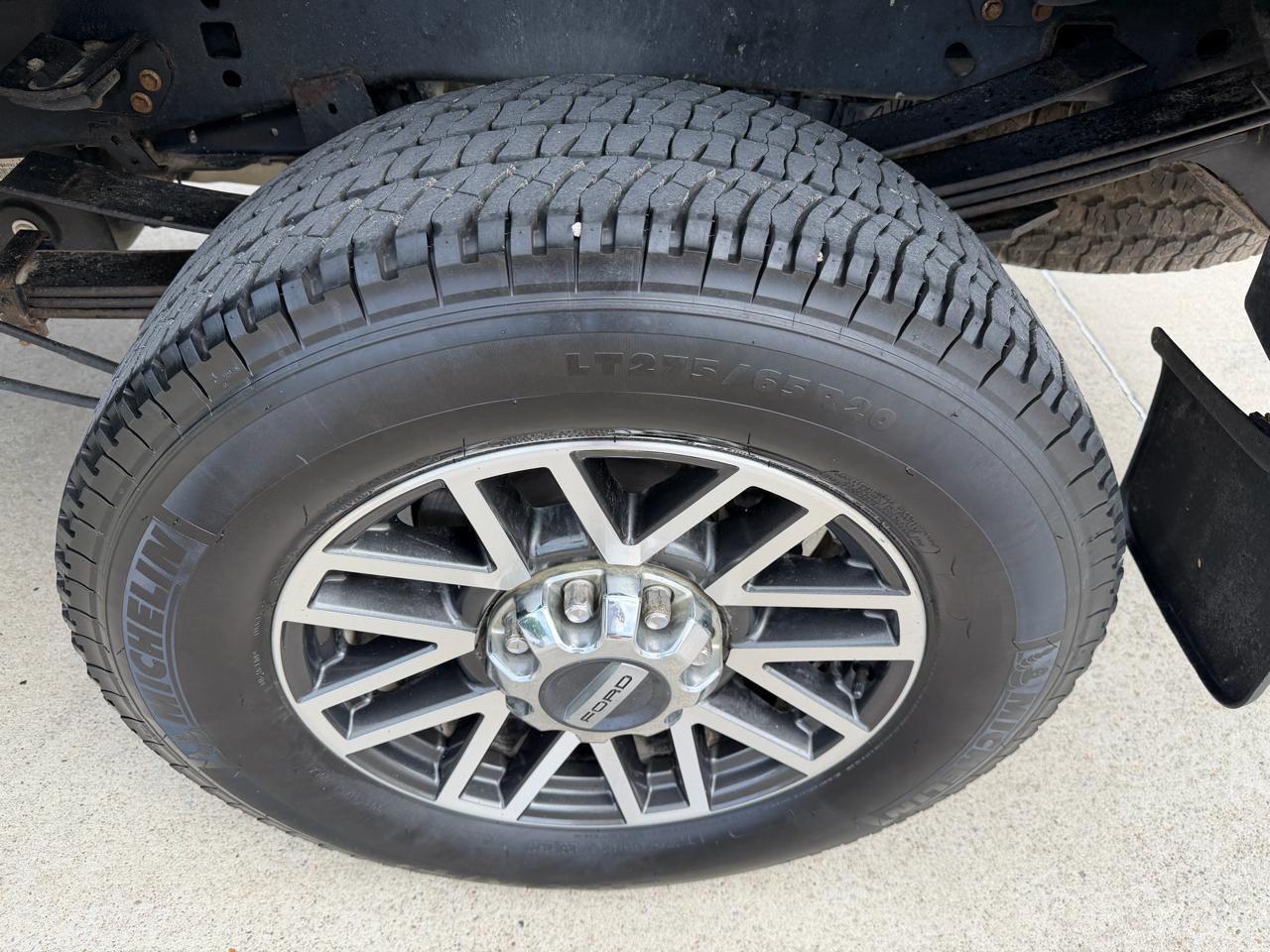 Ford Super Duty F-350 SRW Lariat 4WD Crew Cab 8' Box 2018