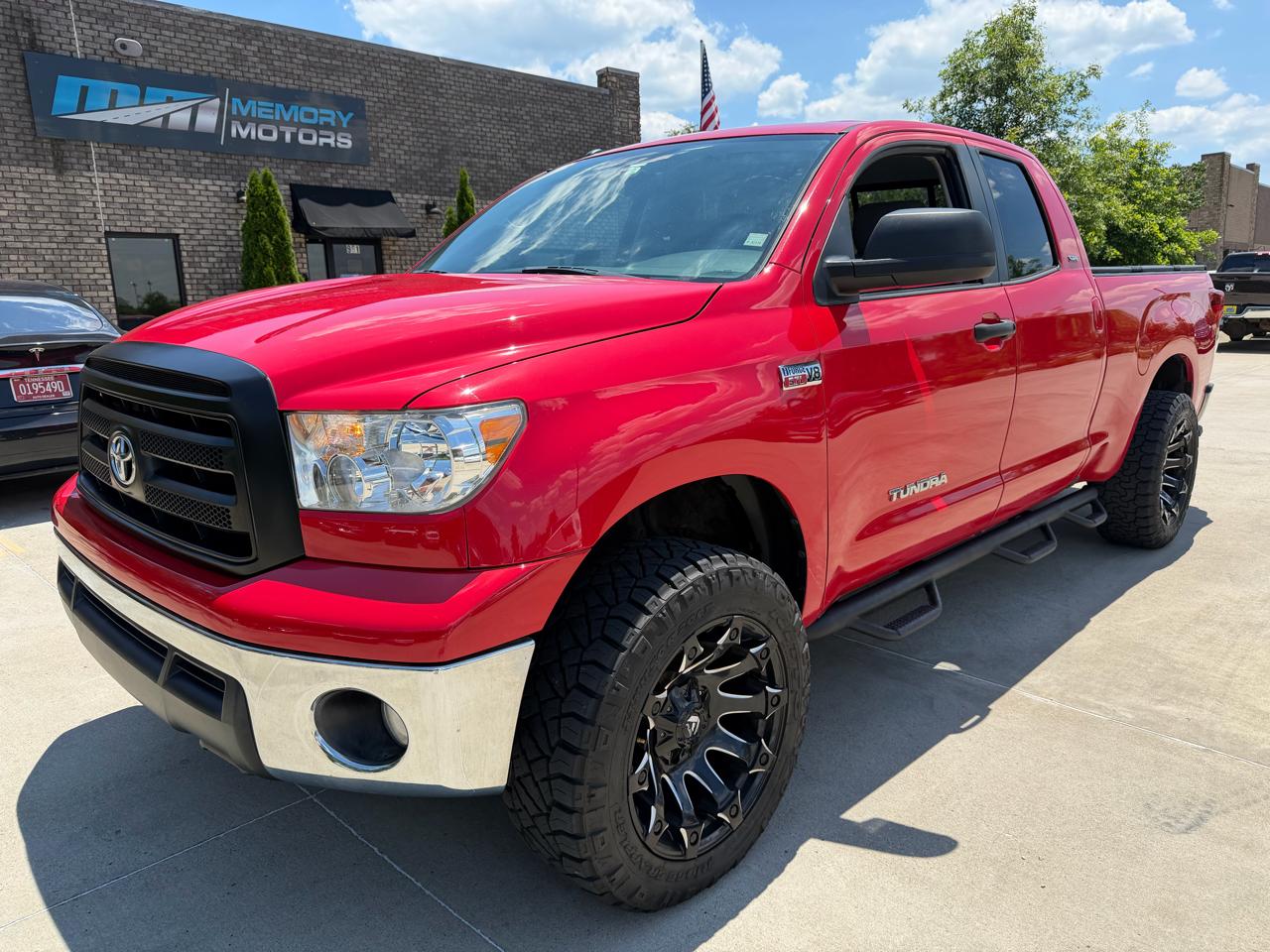 Toyota Tundra 4WD Truck  2013