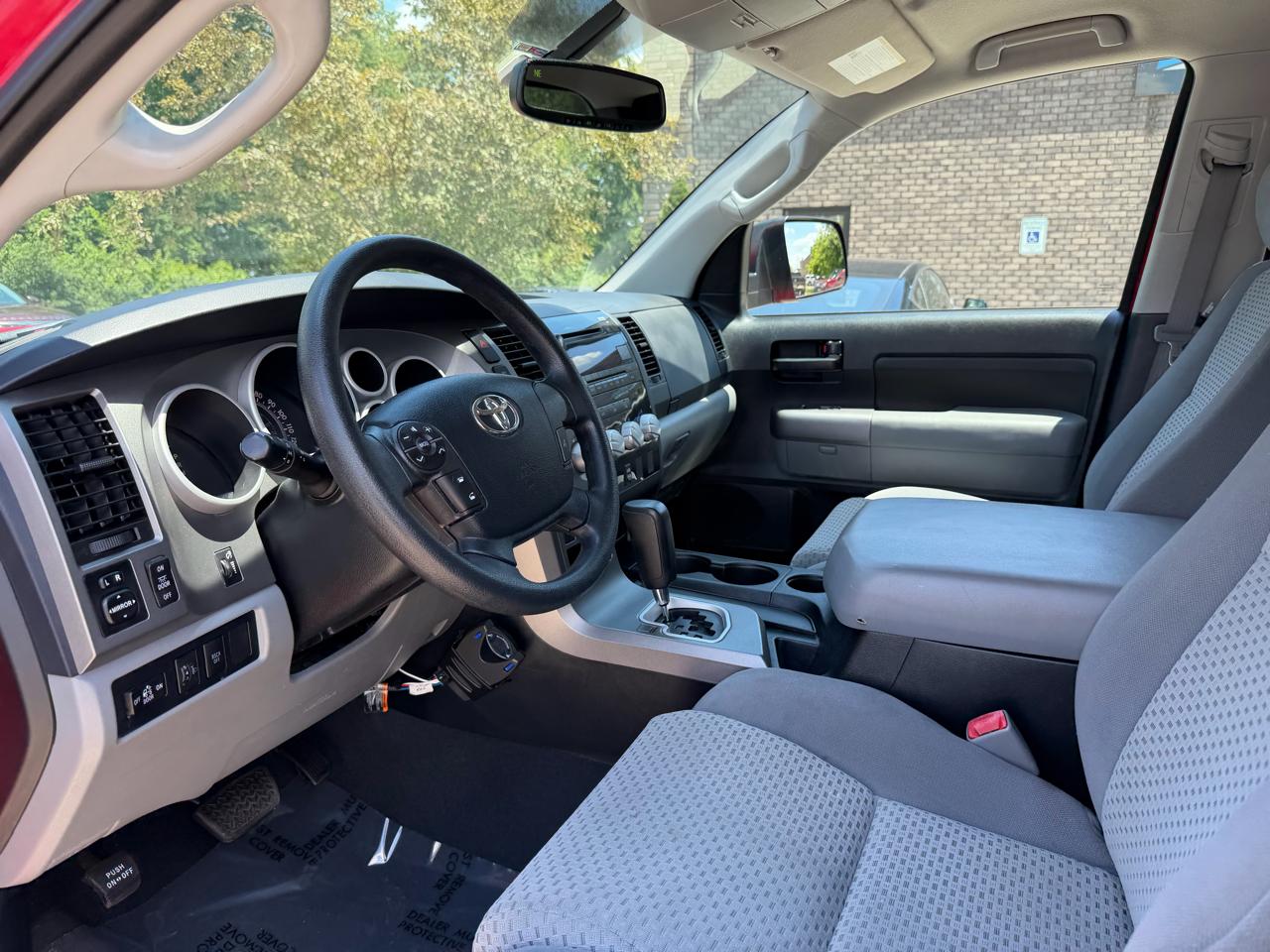 Toyota Tundra 4WD Truck  2013
