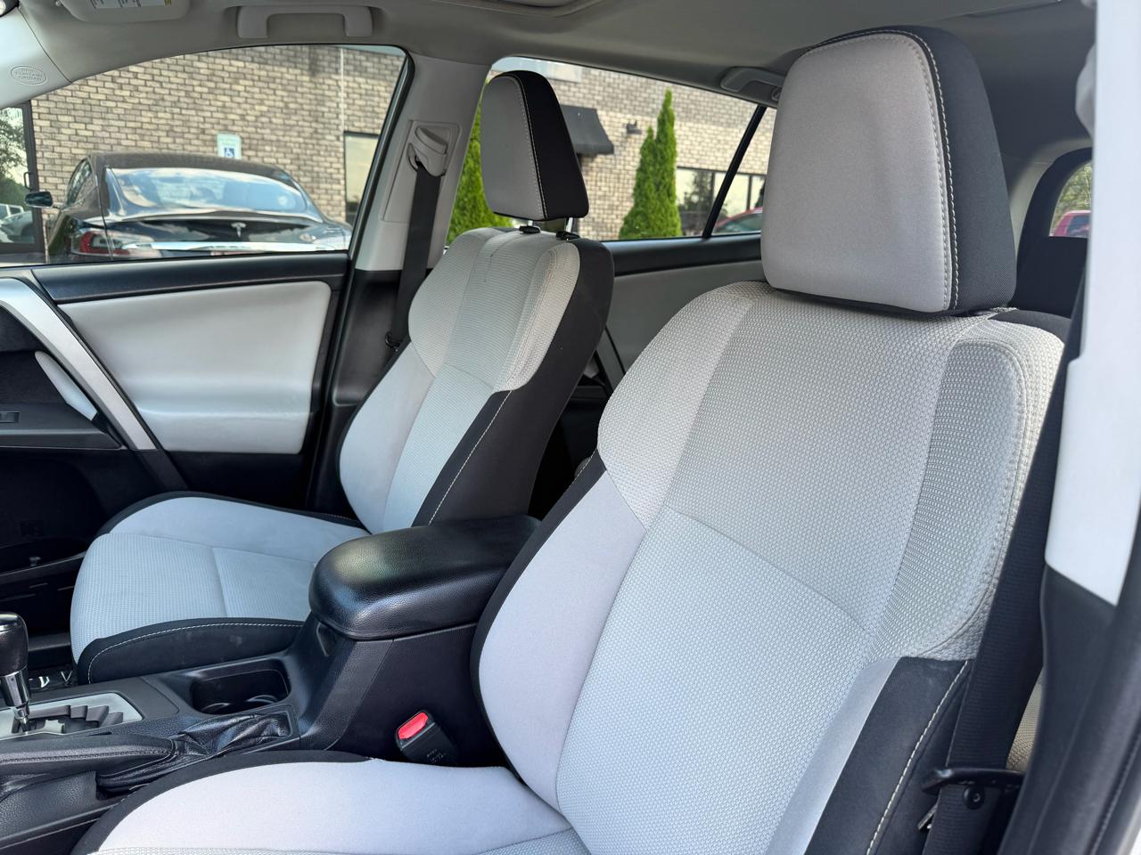 Toyota RAV4  2016