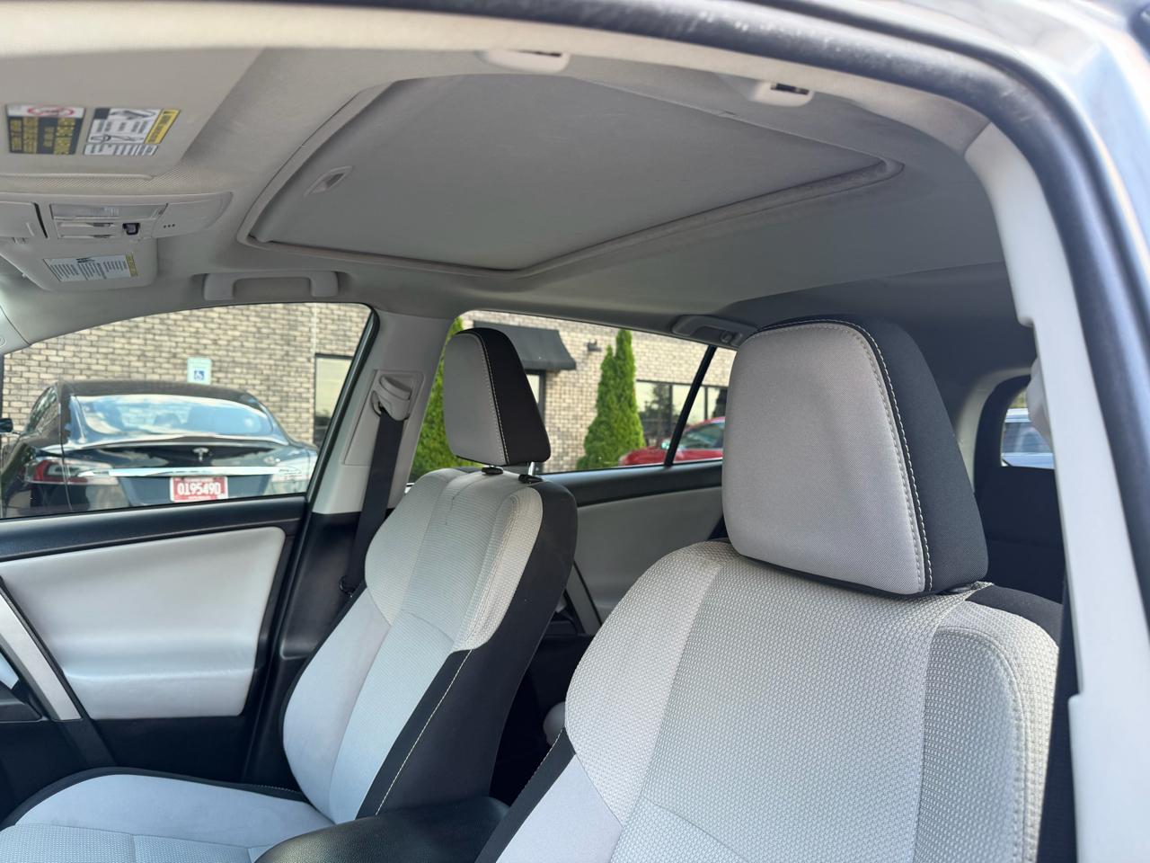 Toyota RAV4  2016