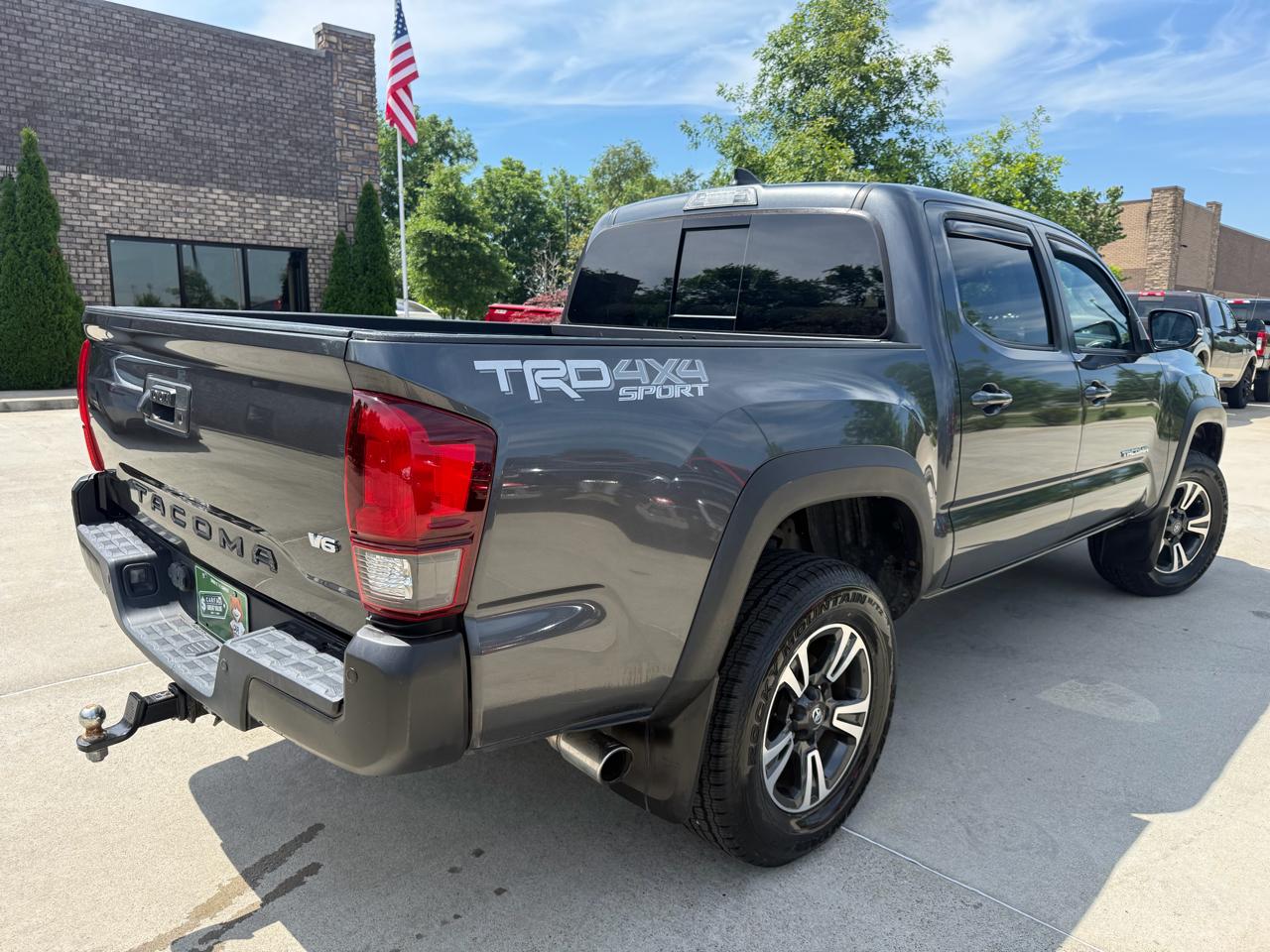 Toyota Tacoma TRD Off Road Double Cab 5' Bed V6 4x4 MT (Natl) 2018