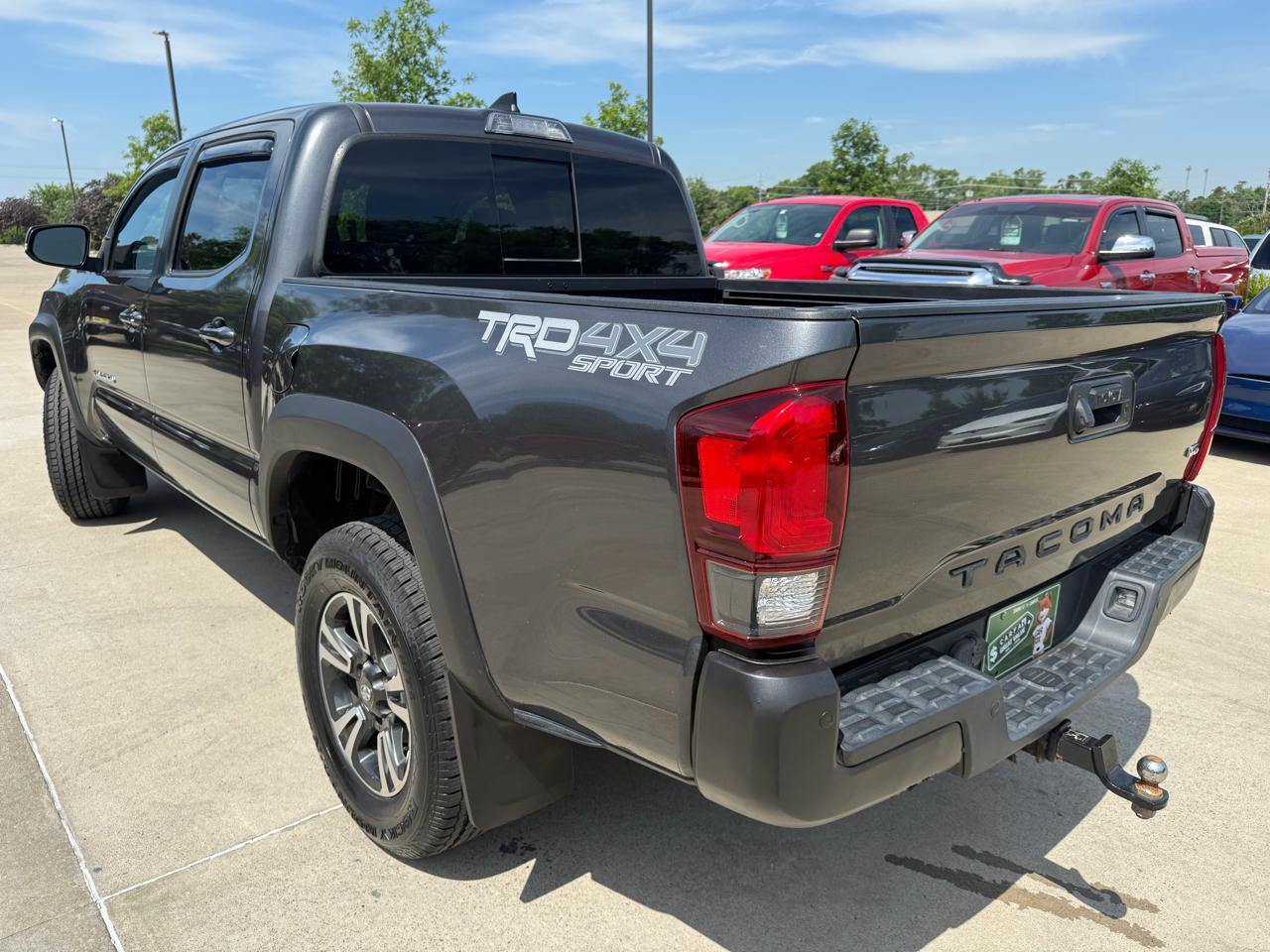 Toyota Tacoma TRD Off Road Double Cab 5' Bed V6 4x4 MT (Natl) 2018