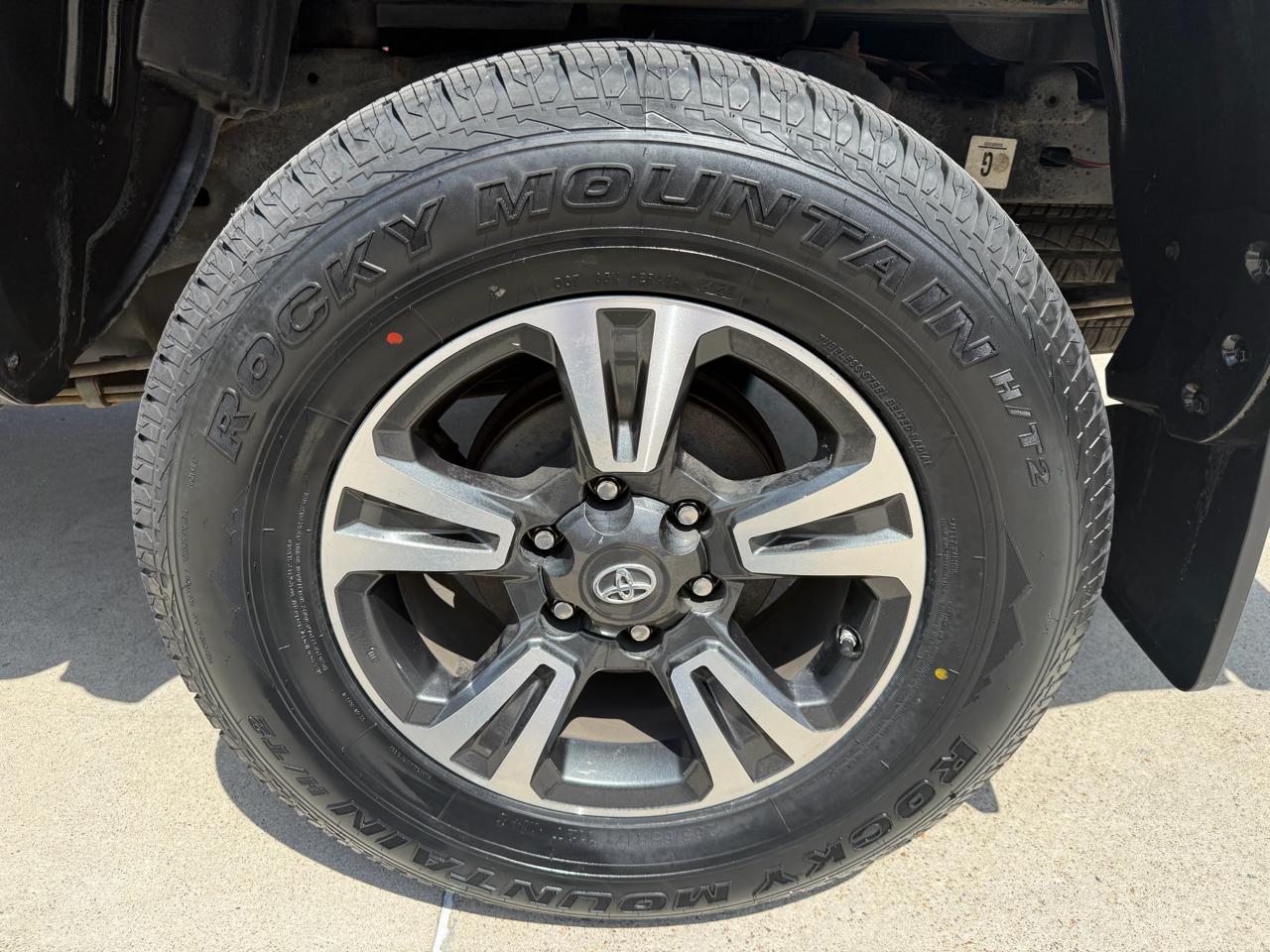 Toyota Tacoma TRD Off Road Double Cab 5' Bed V6 4x4 MT (Natl) 2018