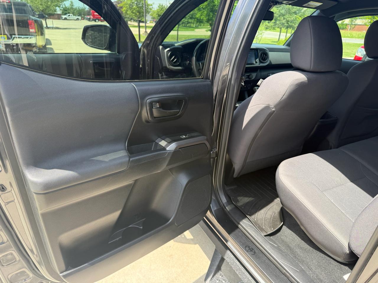 Toyota Tacoma 4WD  2019