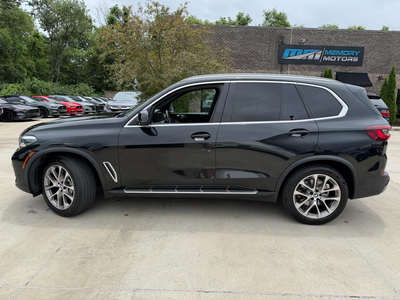 BMW X5 sDrive40i Sports Activity Vehicle 2021