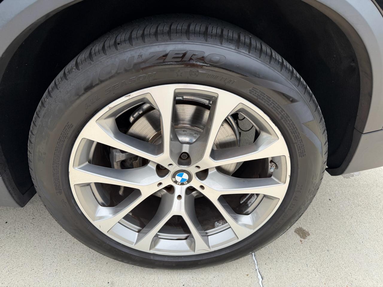 BMW X5 sDrive40i Sports Activity Vehicle 2021