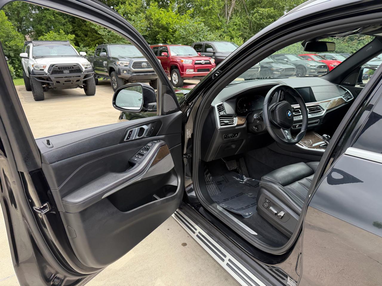 BMW X5 sDrive40i Sports Activity Vehicle 2021