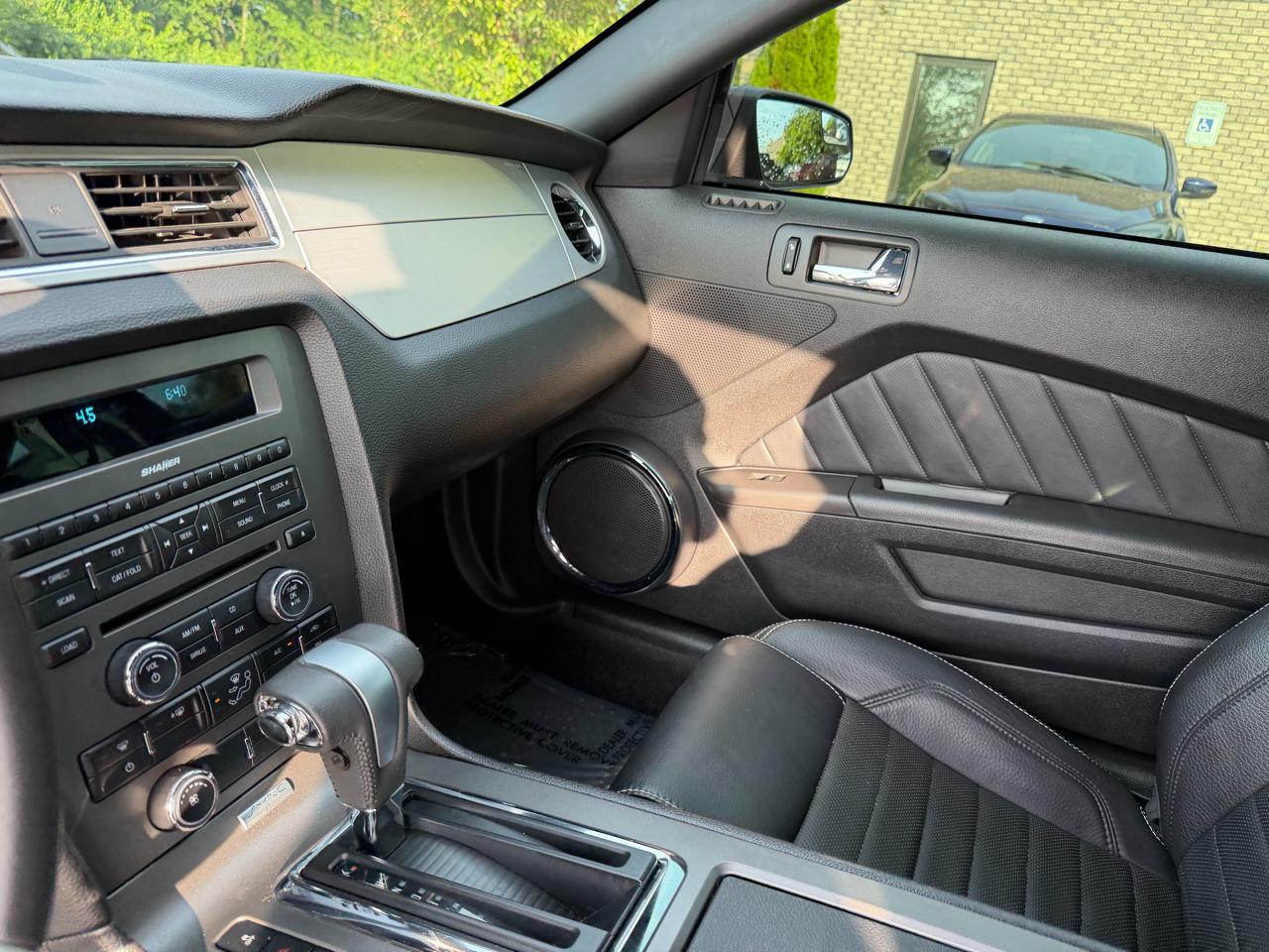 Ford Mustang 2dr Cpe GT Premium 2012