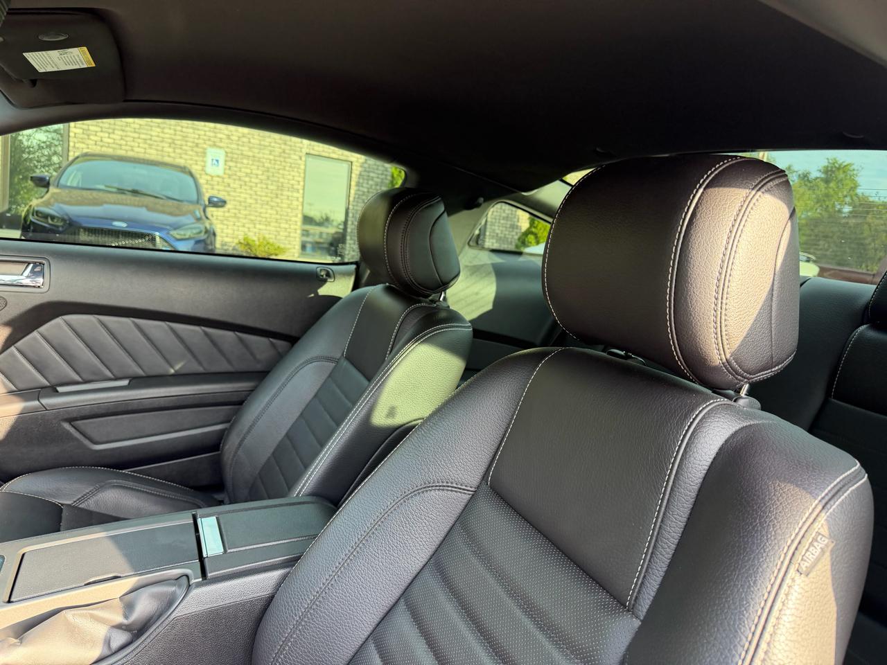 Ford Mustang 2dr Cpe GT Premium 2012