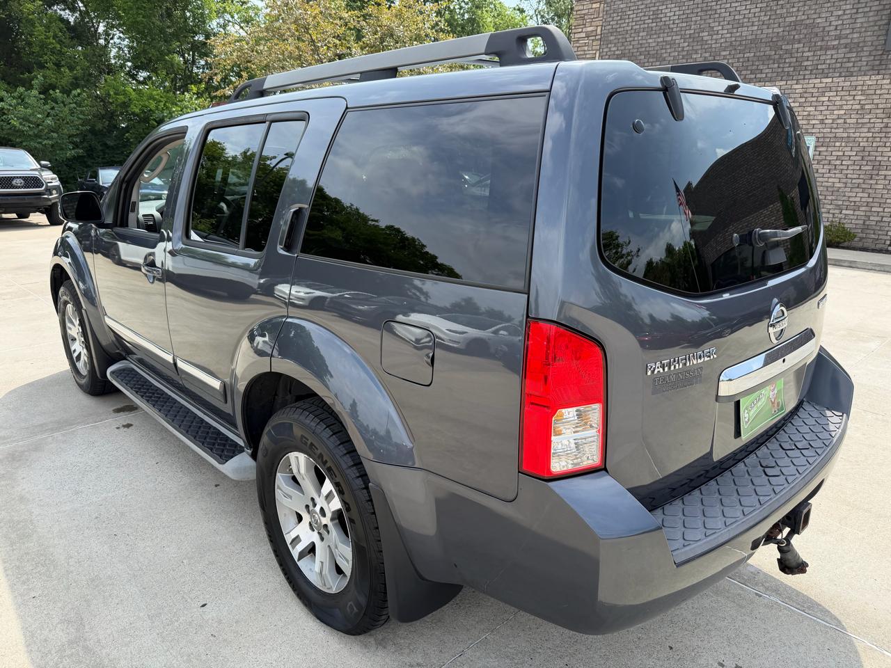 Nissan Pathfinder 4WD 4dr V6 SE 2012