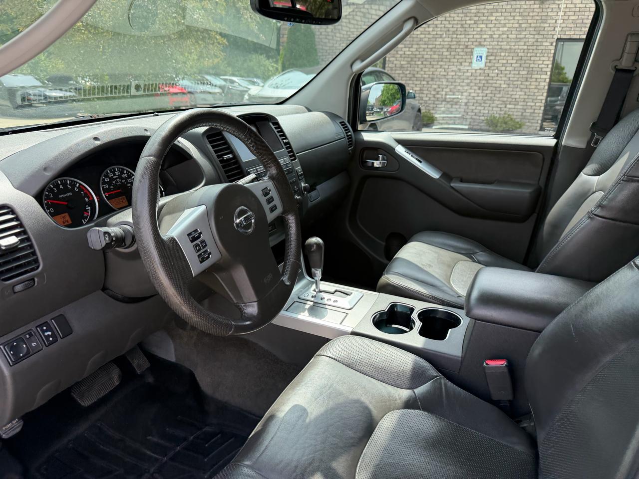 Nissan Pathfinder 4WD 4dr V6 SE 2012