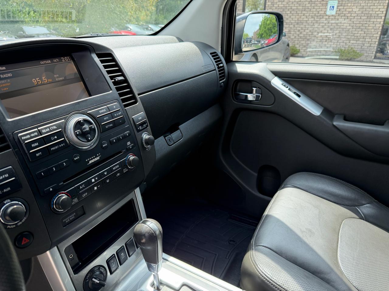 Nissan Pathfinder 4WD 4dr V6 SE 2012