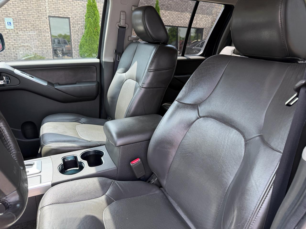 Nissan Pathfinder 4WD 4dr V6 SE 2012